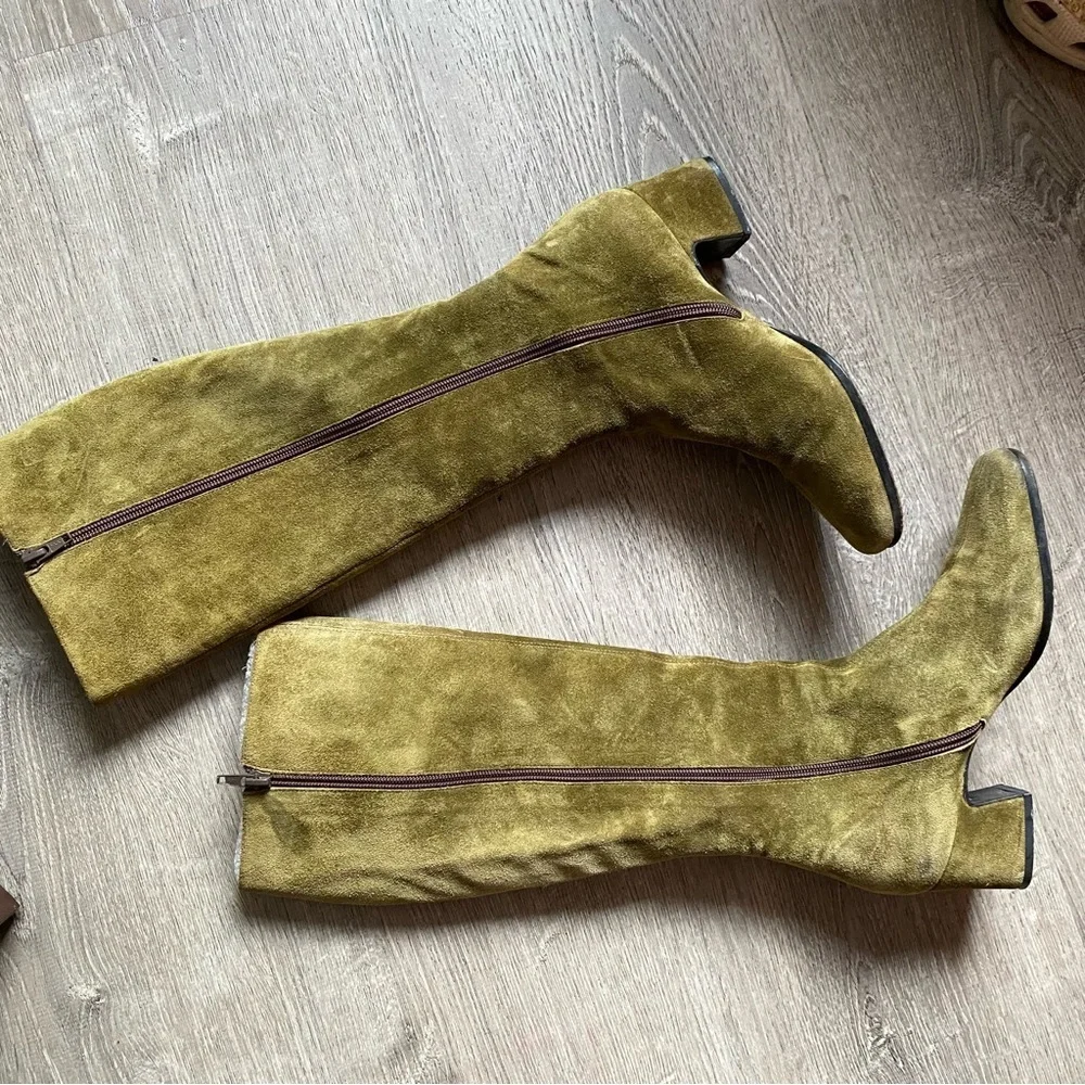 VINTAGE DKNY GREEN SEUDE LEATHER HIGH BOOTS